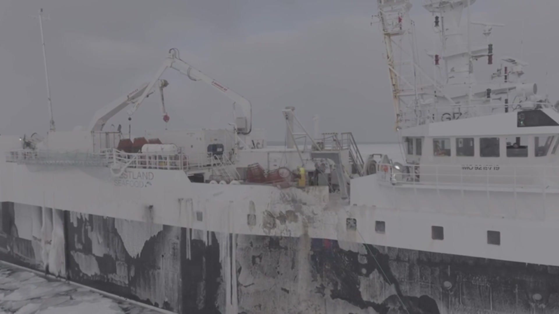 Vestland Arctic (VL-70-AV) bryter is i Barentshavet